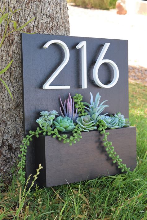 address planter signs